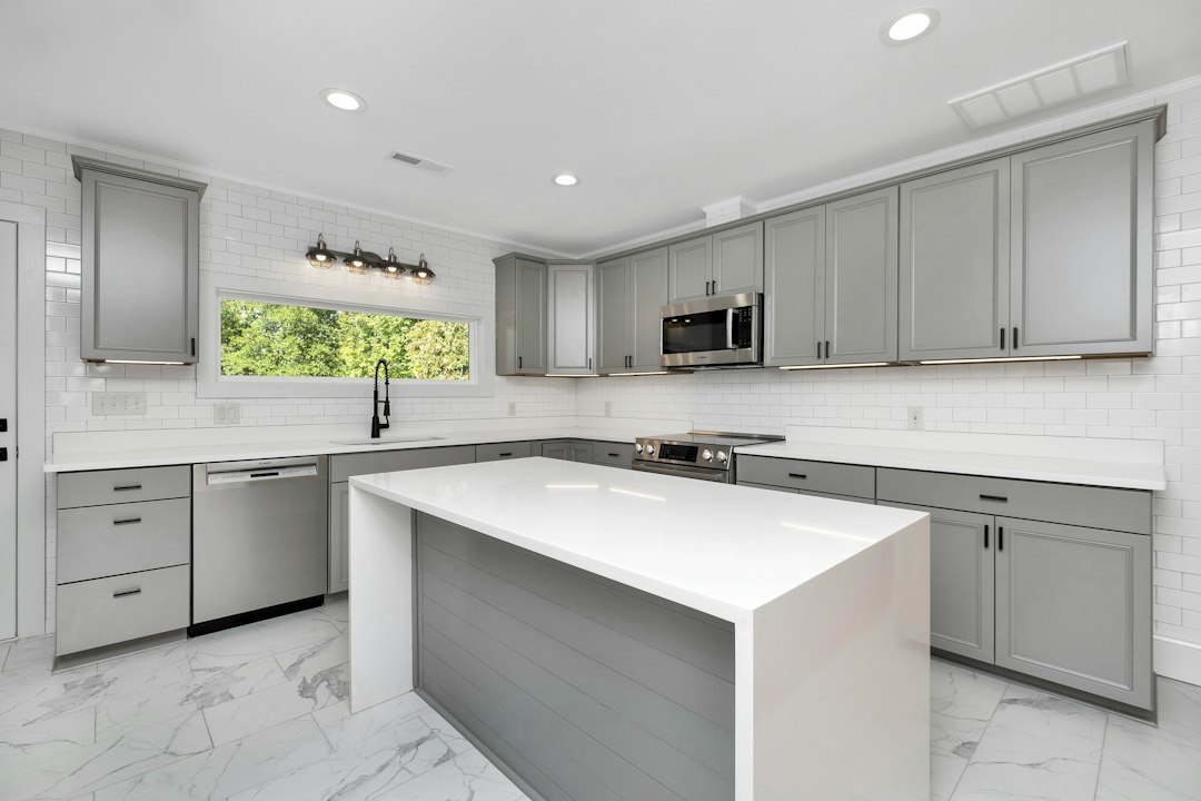White kitchen & island